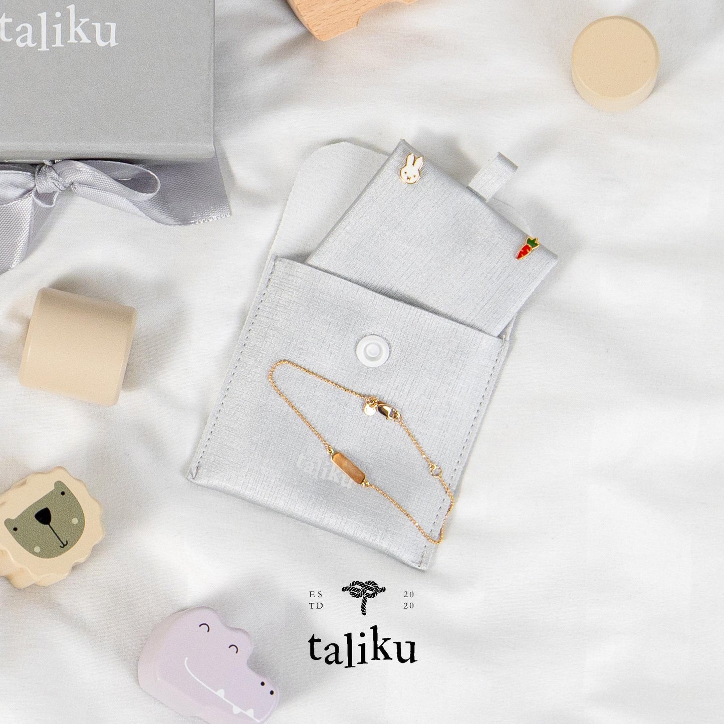 Taliku ID Bar Bracelet 18k