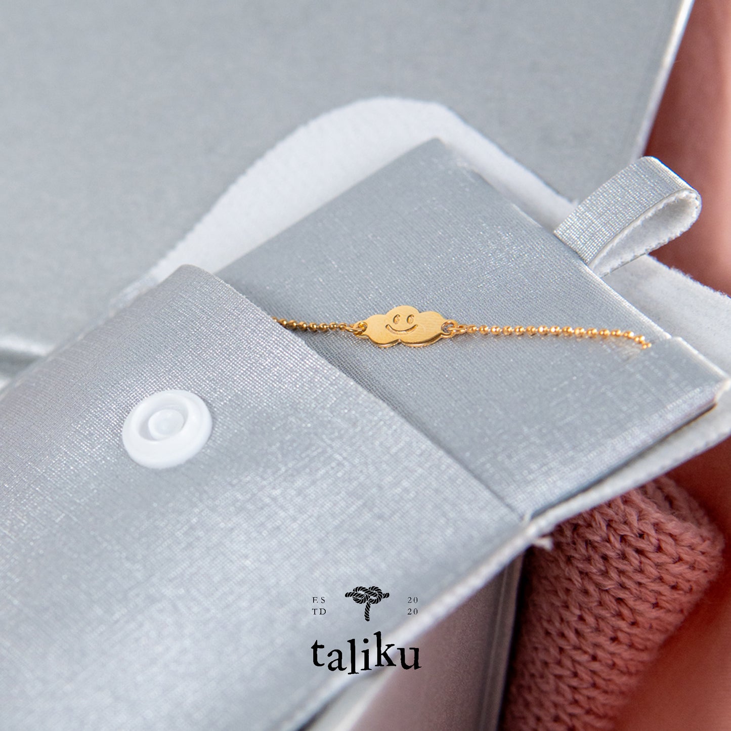 TALIKU SMILING CLOUD BRACELET