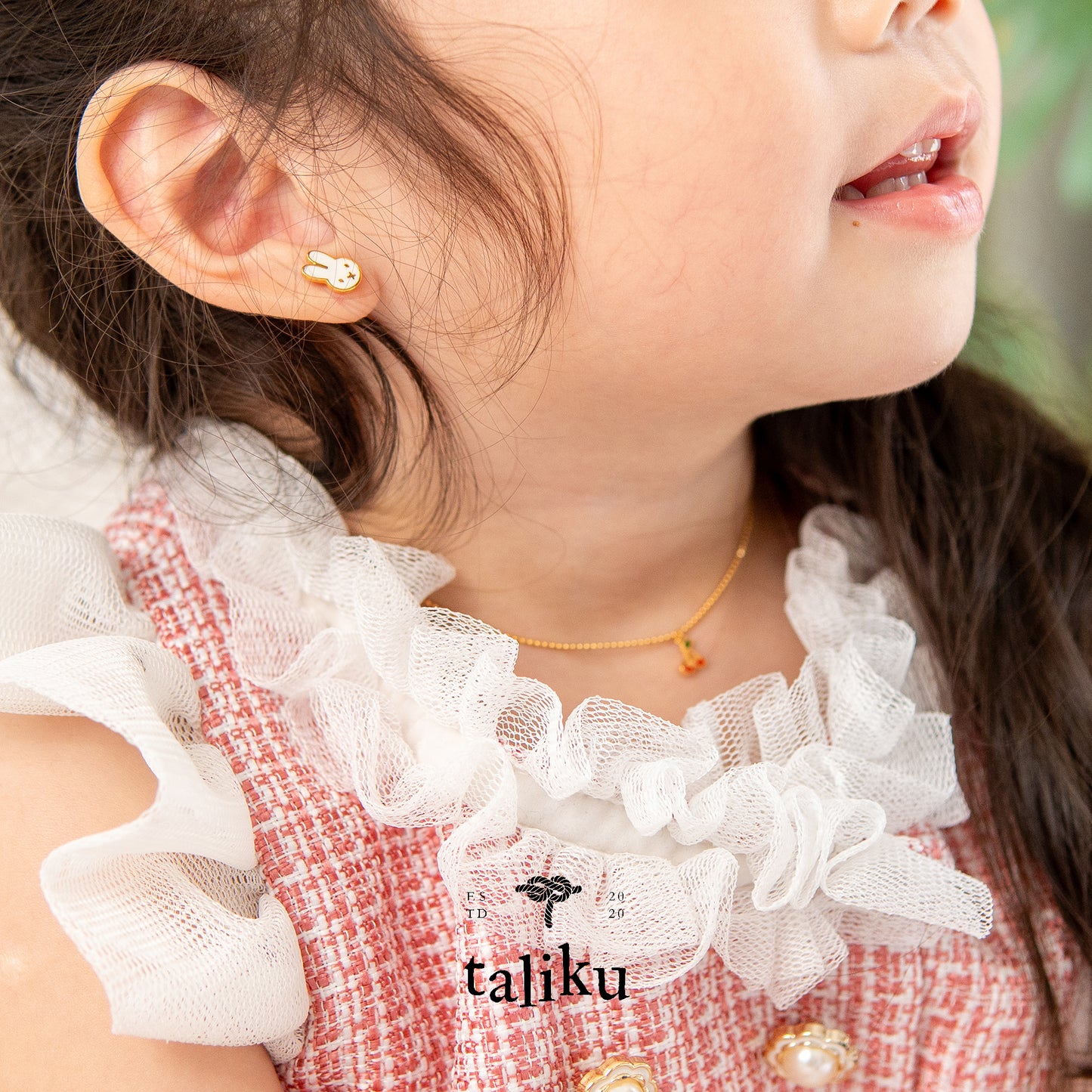 Taliku Baby Rabbit And Carrot Round Loop 18K
