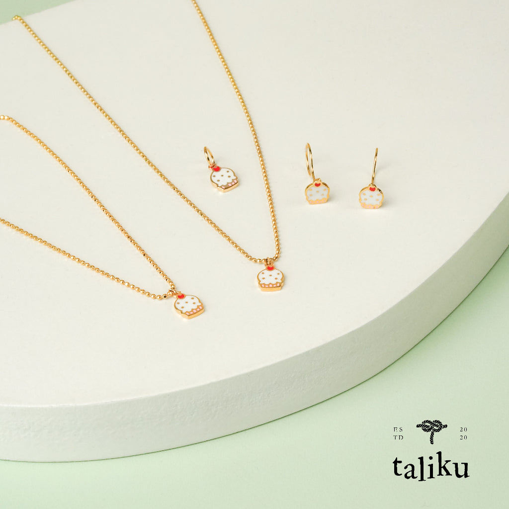TALIKU Sprinkle Cupcake Pendant 18k