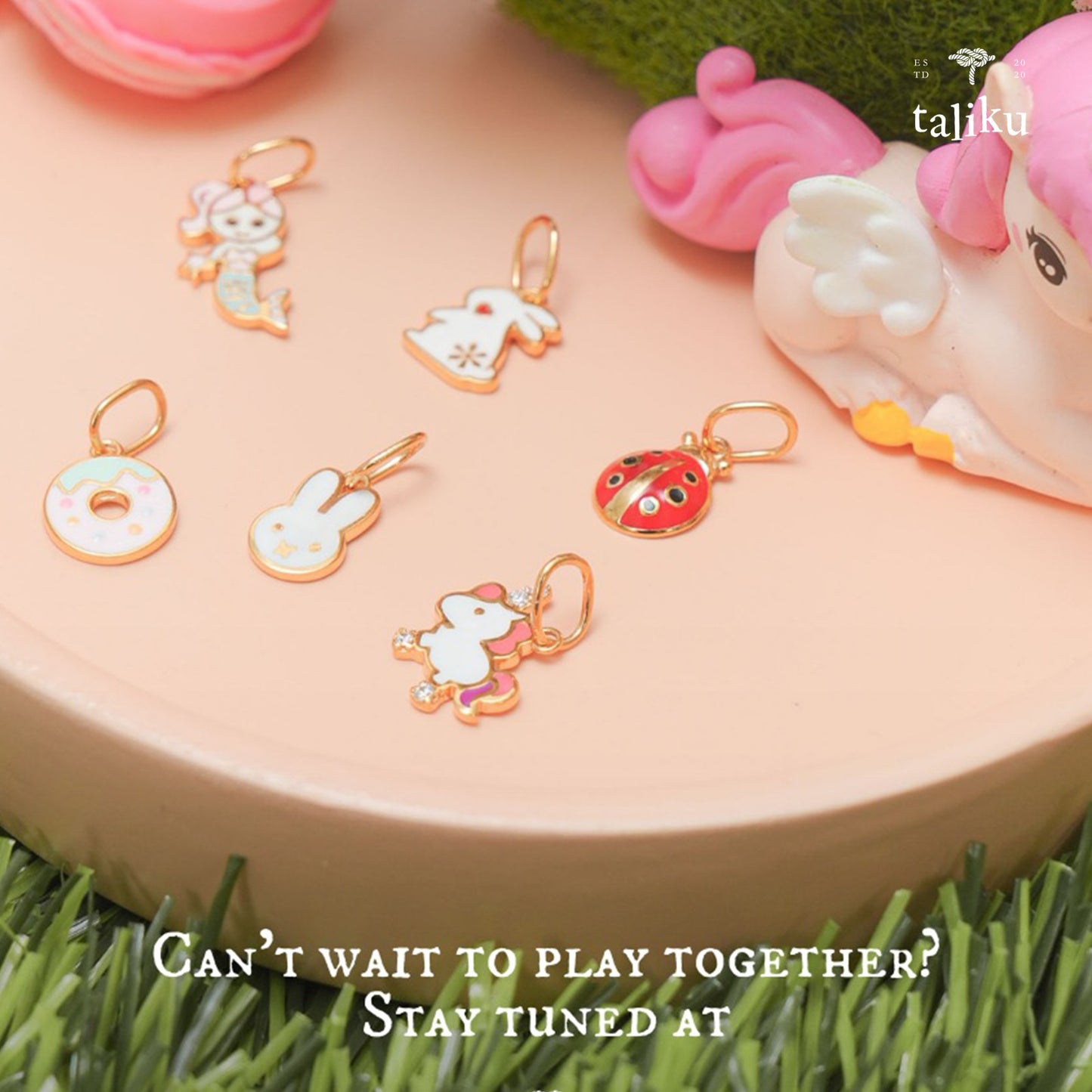 Taliku Sprinkle Donut Pendant 18K