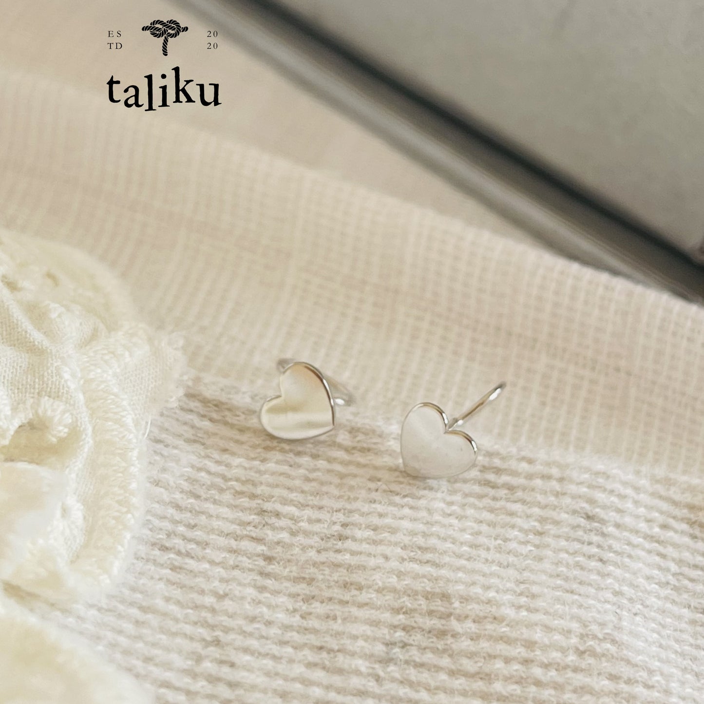 Taliku Golden Heart Round Loop