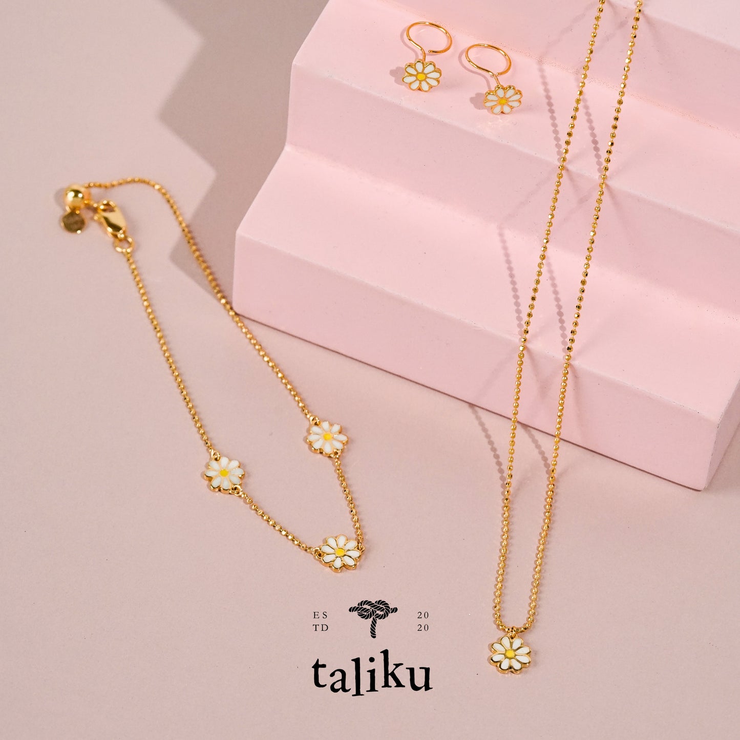 TALIKU 3 Daisies Adjustable Chain Bracelet