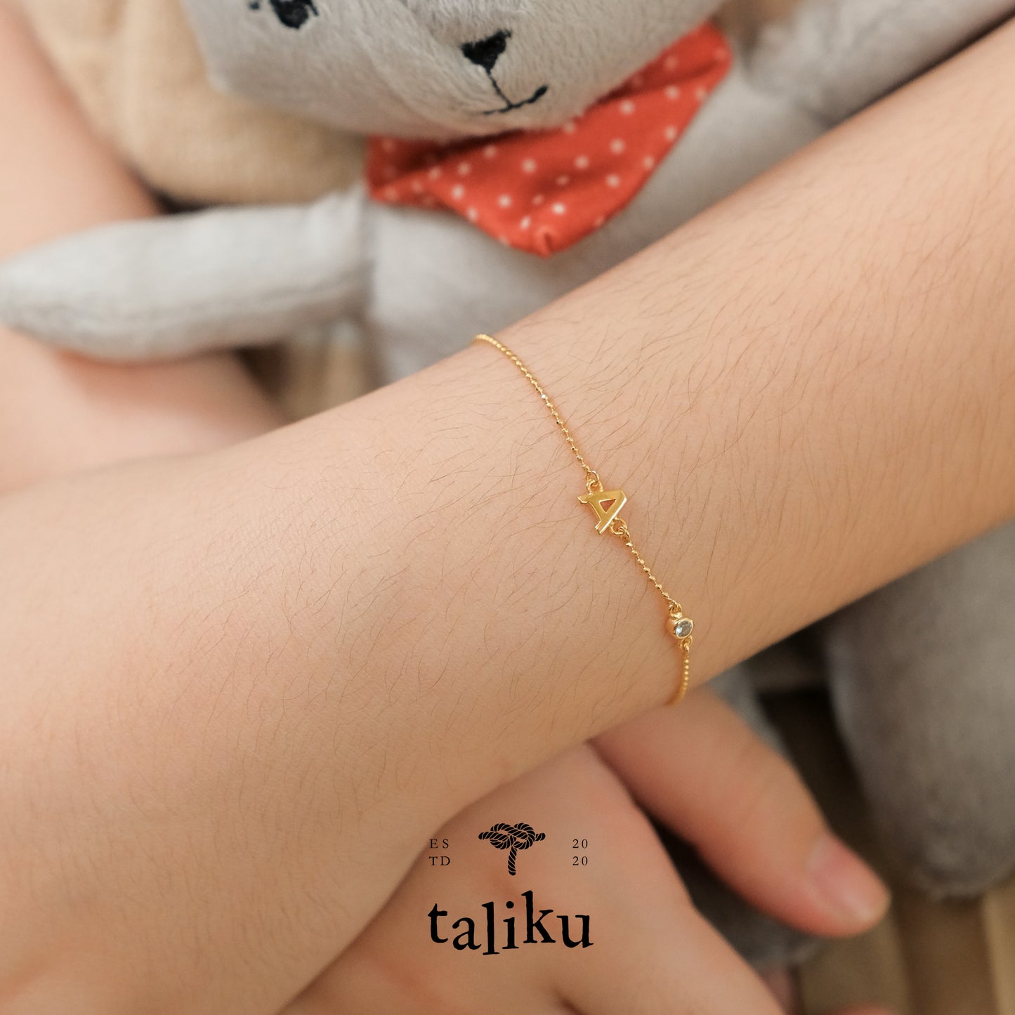 Taliku Alphabet Bezel Birthstone Bracelet 18k