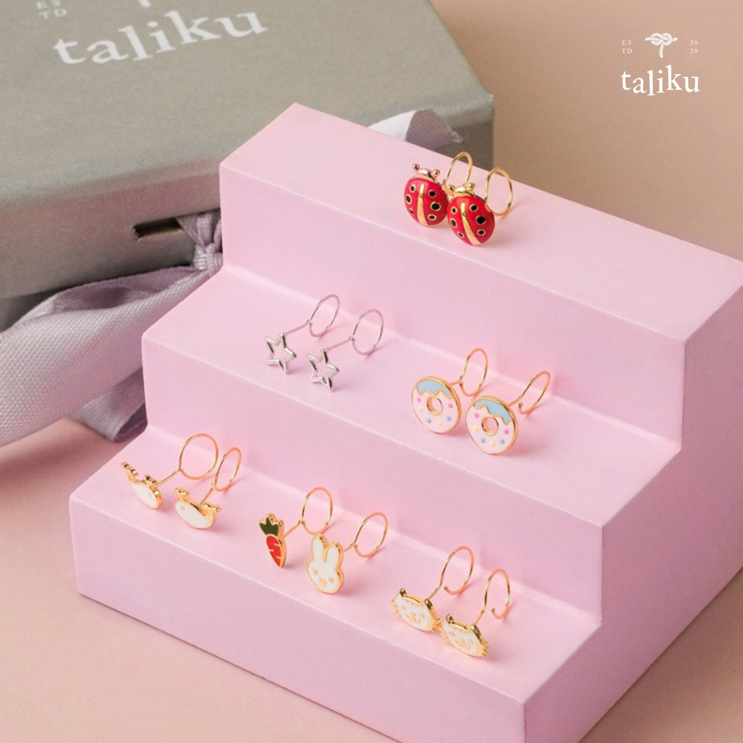 Taliku Cutey Cat Round Loop 18K