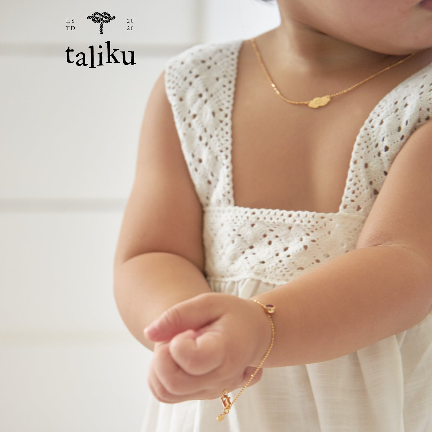 TALIKU SMILING CLOUD NECKLACE