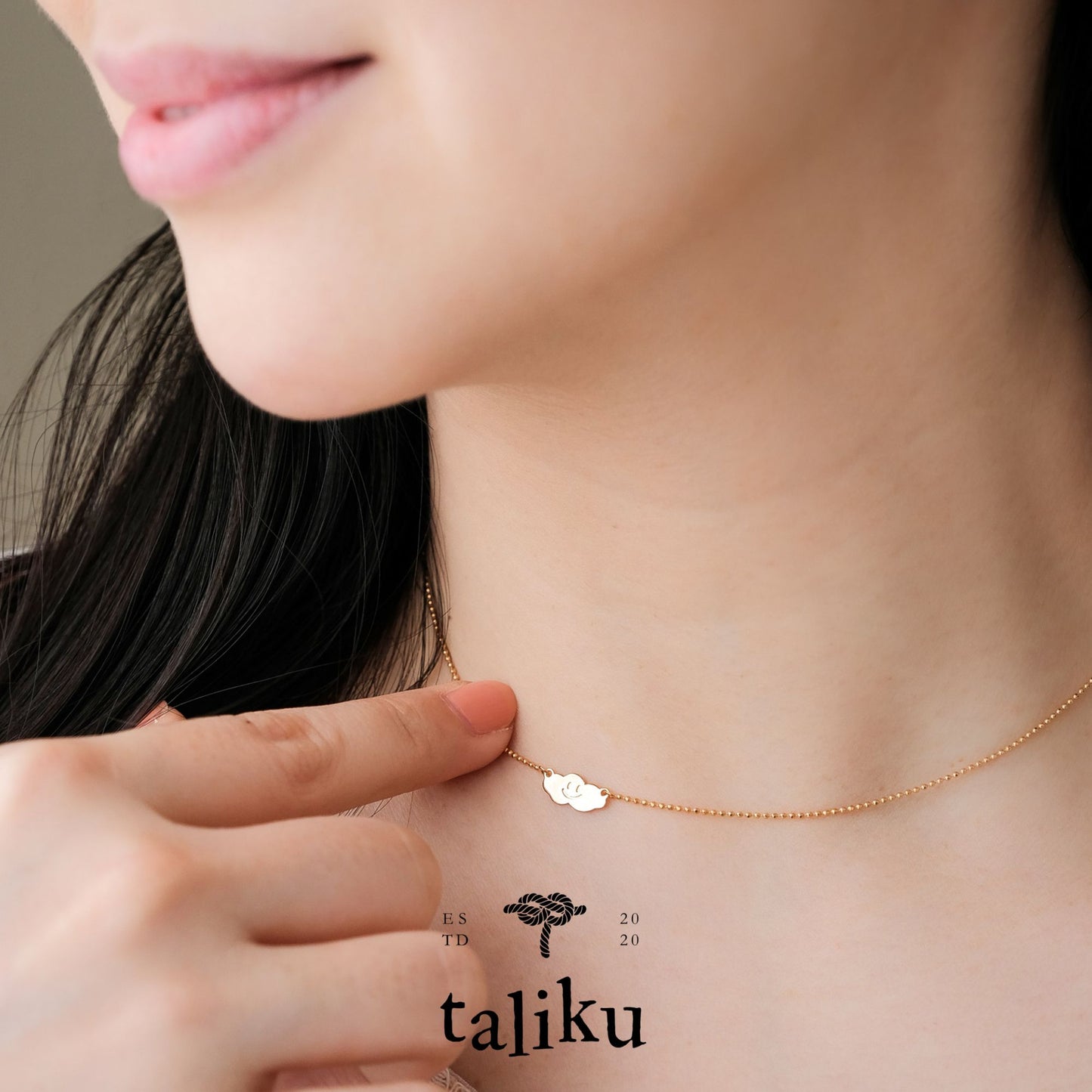 TALIKU SMILING CLOUD NECKLACE