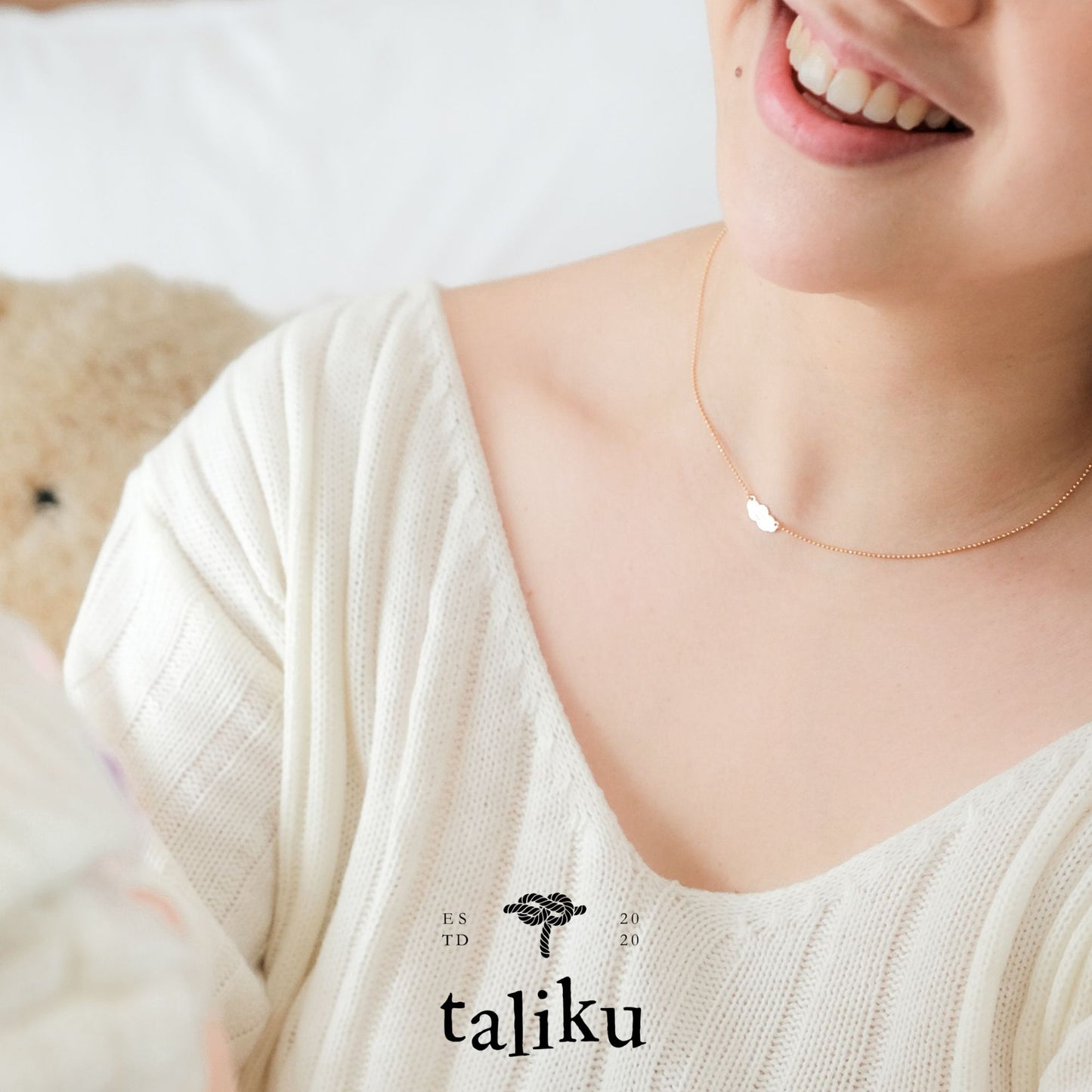 TALIKU SMILING CLOUD NECKLACE