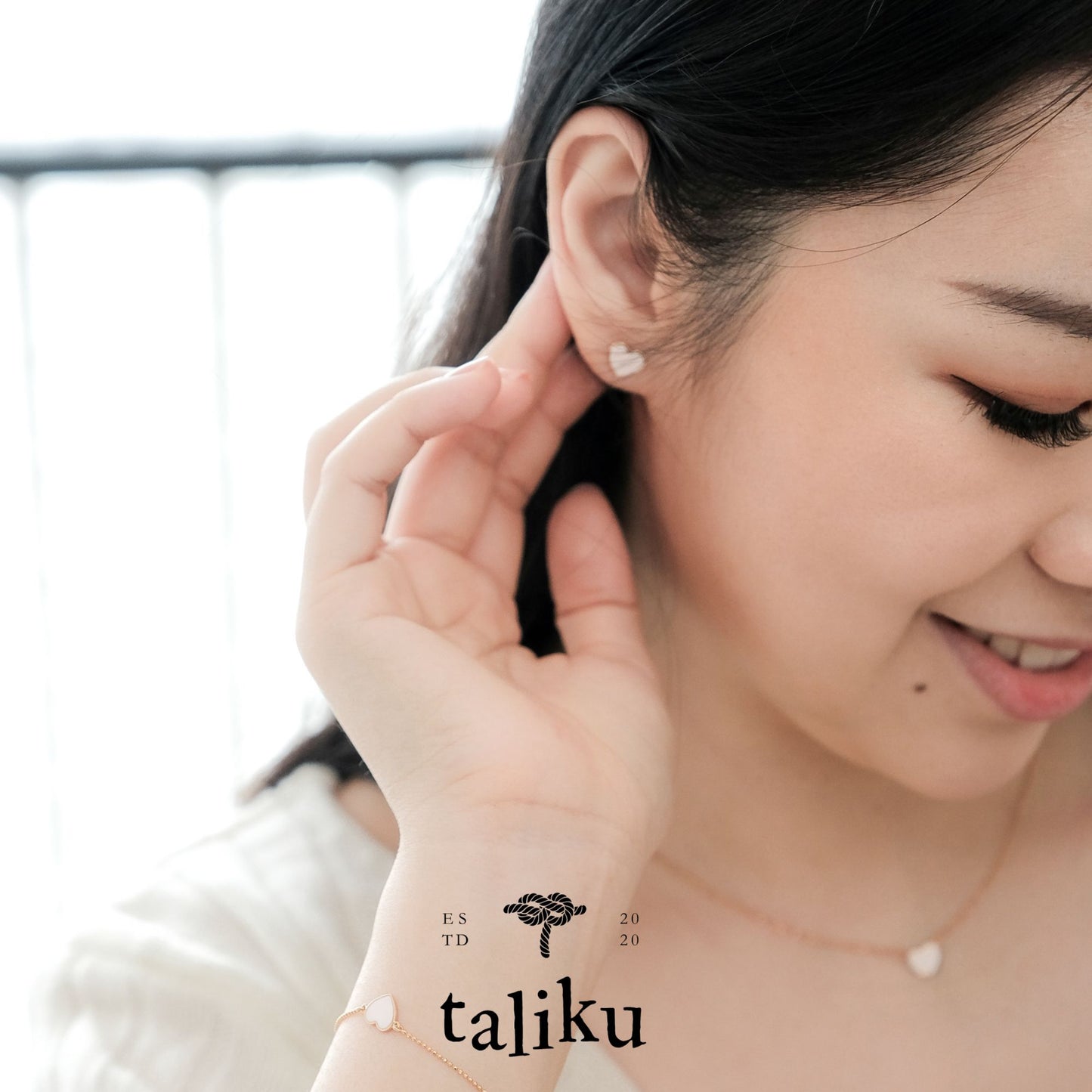 Taliku Mini Enamel Heart Round Loop